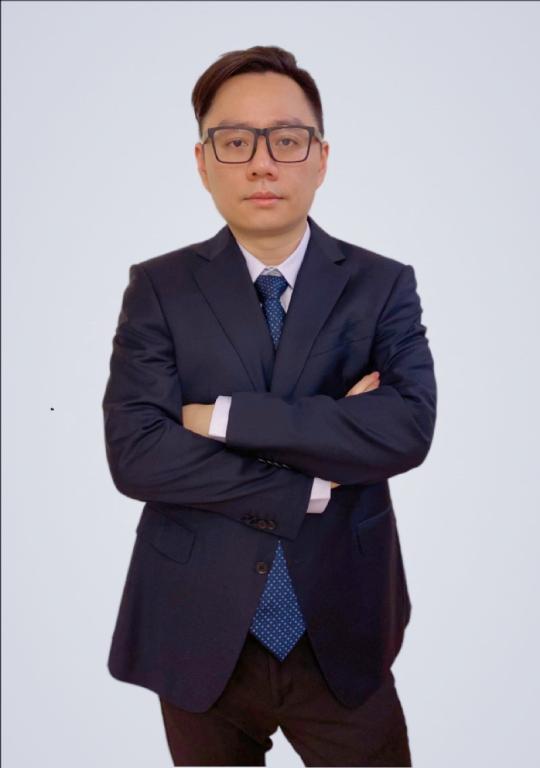 何超然